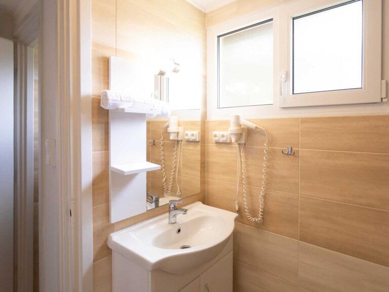 apartmanok Balaton Carmen Plus fürdőszoba Aranypart Camping & Apartments