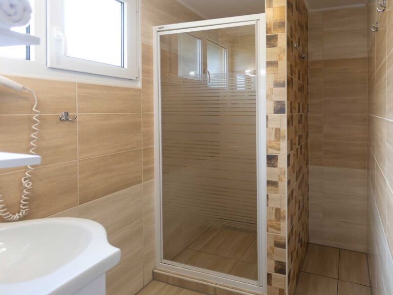 apartmanok Balaton Carmen Plus fürdőszoba Aranypart Camping & Apartments