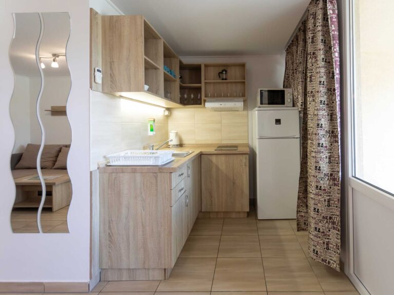 apartmanok Balaton Carmen Plus konyha Aranypart Camping & Apartments