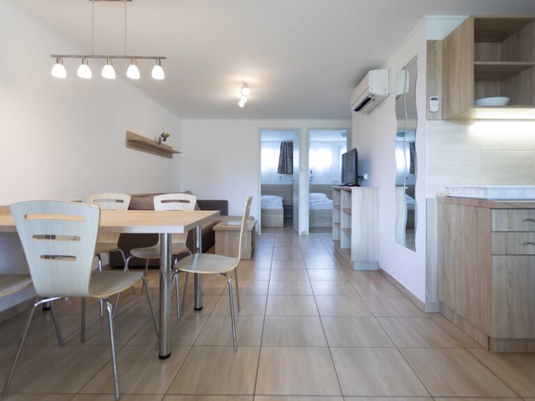 apartmanok Balaton Carmen Plus nappali Aranypart Camping & Apartments