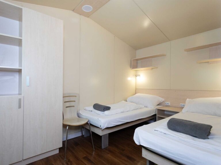 apartmanok Balaton Eurocomfort hálószoba Aranypart Camping & Apartments