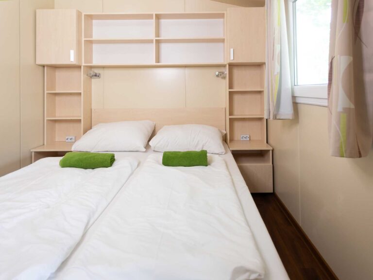 apartmanok Balaton Eurocomfort hálószoba Aranypart Camping & Apartments