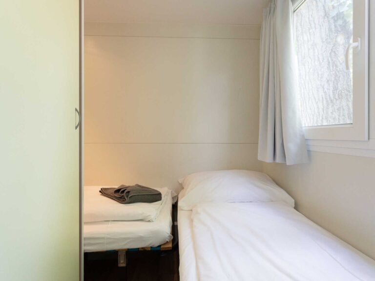 apartmanok Balaton Sun Cool hálószoba Aranypart Camping & Apartments