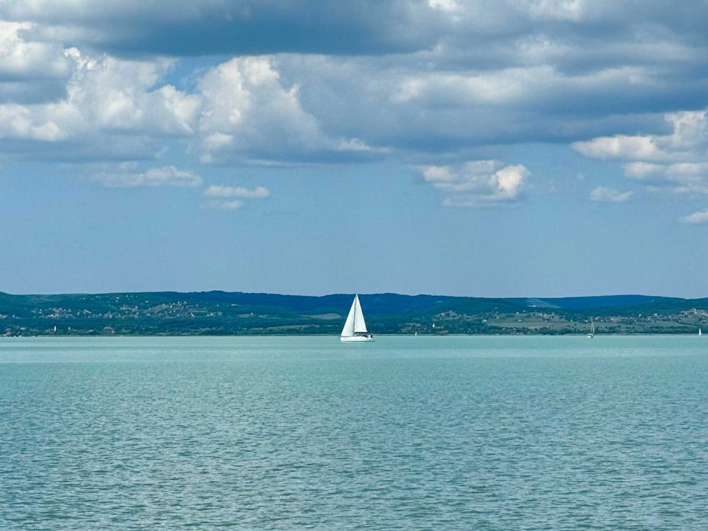 Balaton-Urlaub Aranypart Campingplatz Ferienhaus öffentlicher Strand Siófok