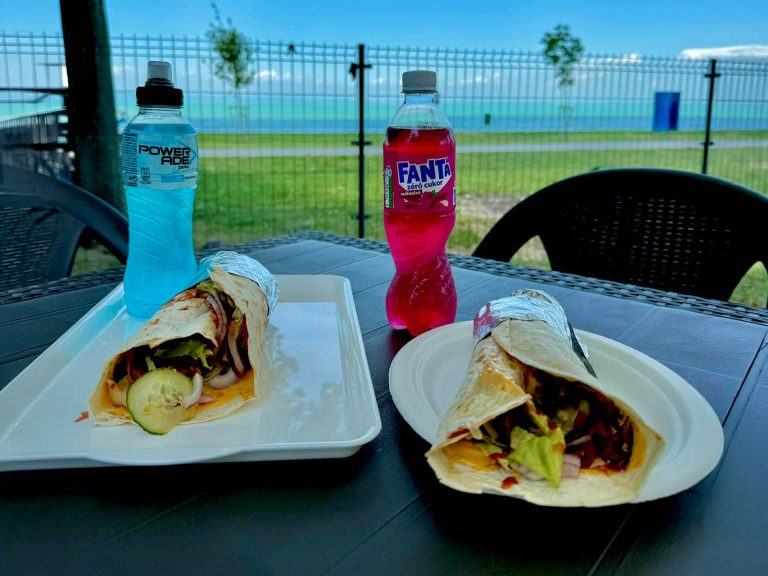 Golden Lake Büfé Aranypart Camping & Apartments Siófok szabadstrand