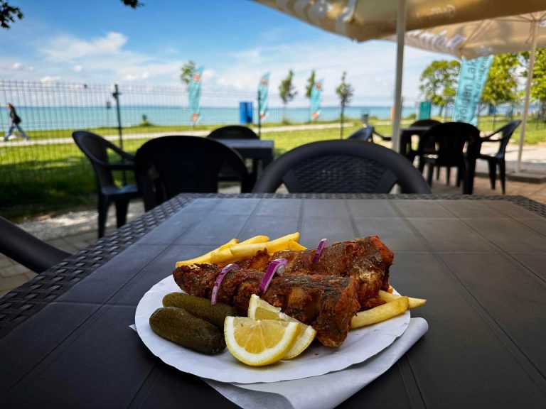 Golden Lake Büfé Aranypart Camping & Apartments Siófok szabadstrand hekk