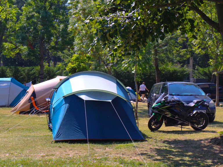 nagy satorhely sátor Balaton part Aranypart kemping