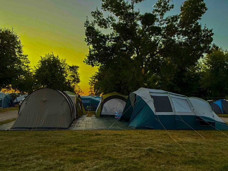 nagy satorhely sátor Balaton part Aranypart kemping