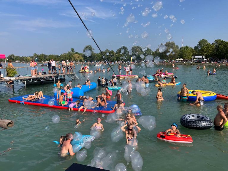 strand szabadstrand Siófok Balaton Aranypart Bamboo Sziget wakeboard